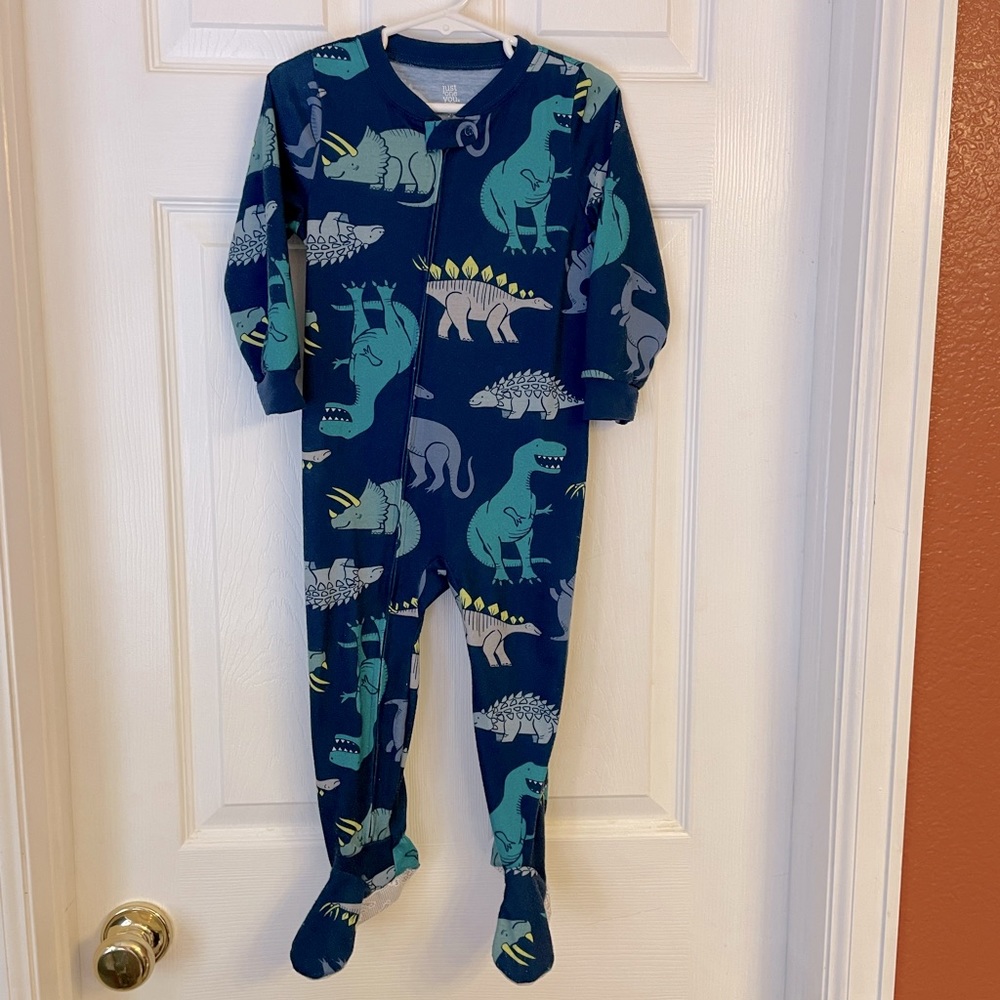 Carter’s Footie PJs (2T boys)